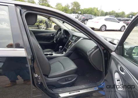 2016 Infiniti Q50 3.0T Premium/3.0T Sport z USA, uszkodzony, nr VIN JN1EV7AR6GM343754